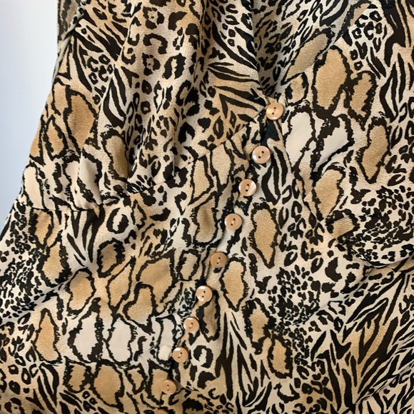 H&M Divided Cheetah Print Blouse - SZ6 - Picture 3 of 6